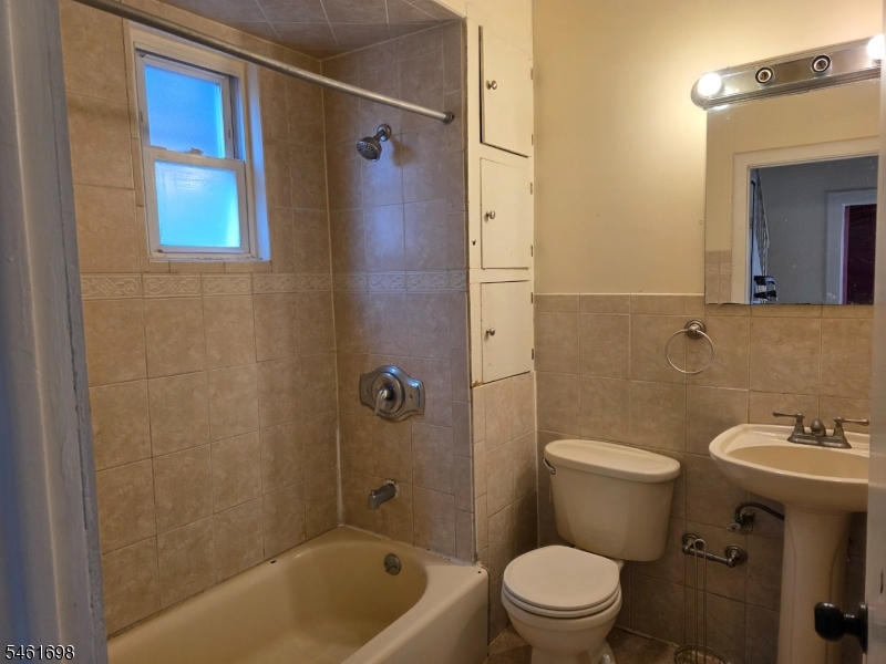16 Offord St Property Photo 16