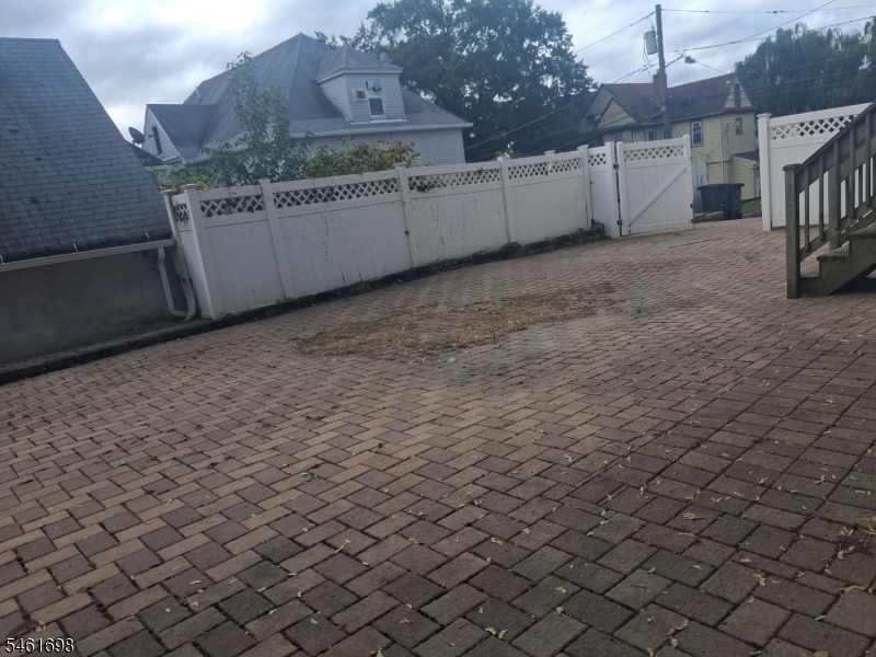 16 Offord St Property Photo 27