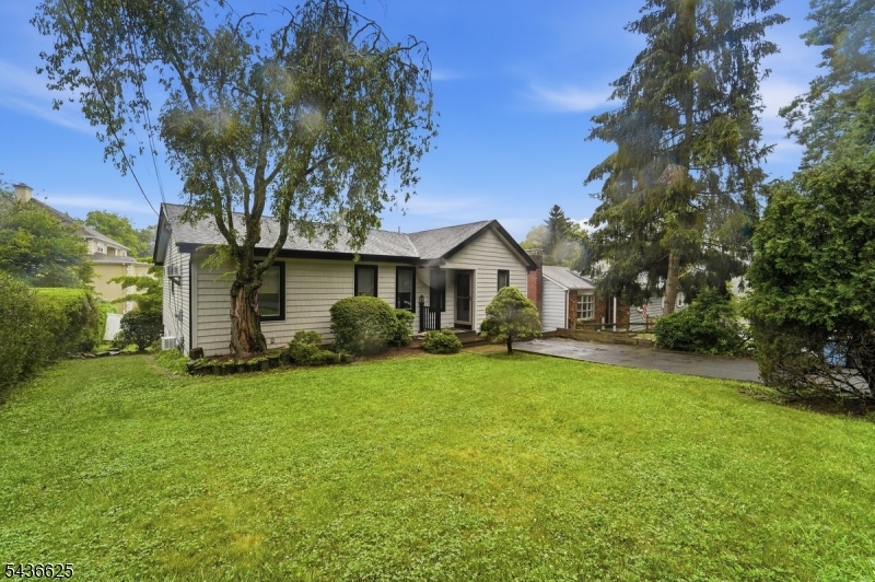 68 Seminole Ave Property Photo 1