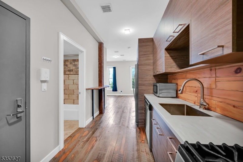 180 Spring St 203 Property Photo 1