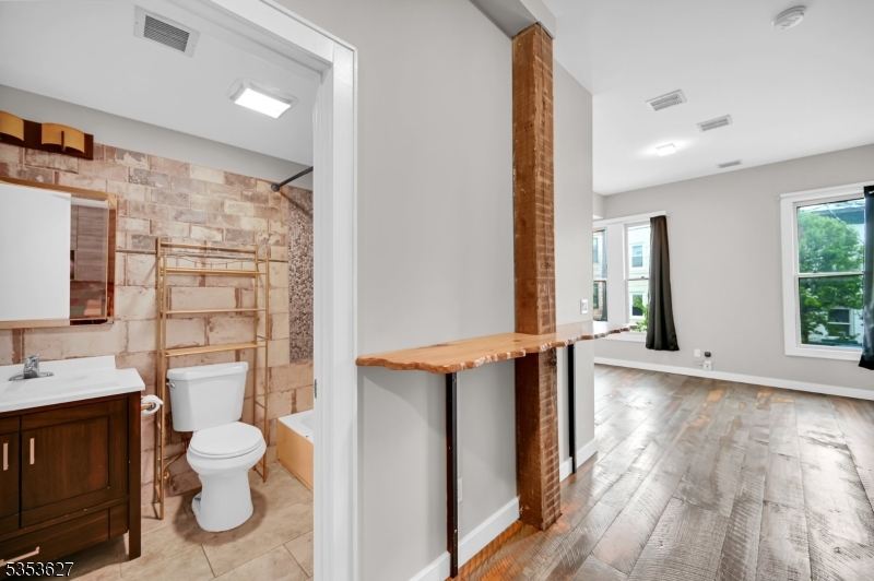 180 Spring St 203 Property Photo 6