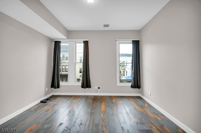 180 Spring St 203 Property Photo 12