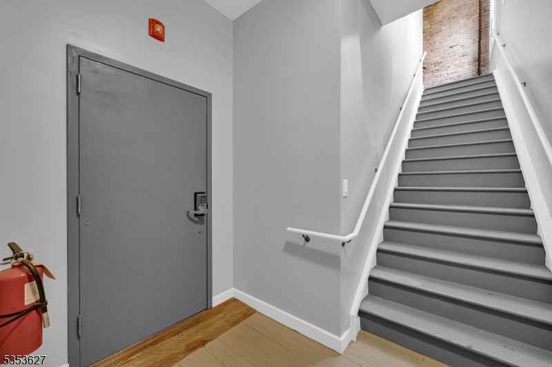 180 Spring St 203 Property Photo 17