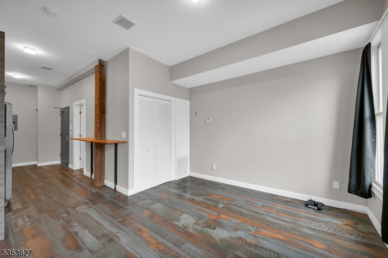 180 Spring St 203 Property Photo 18