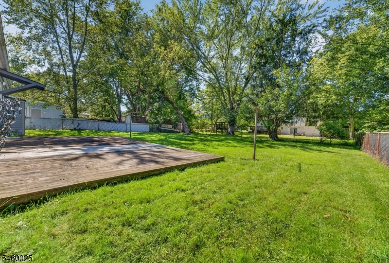 24 Presidential Dr Property Photo 17