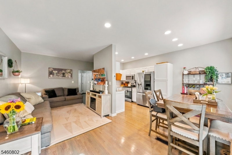 9 Old Orchard Ct Property Photo 5
