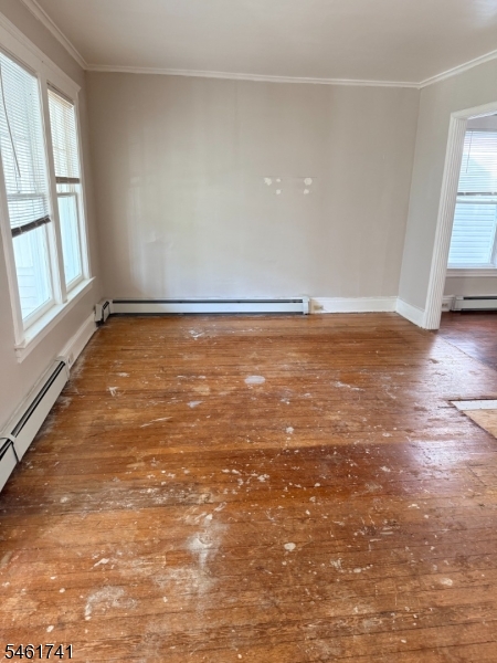 1525 Bond St Property Photo 6