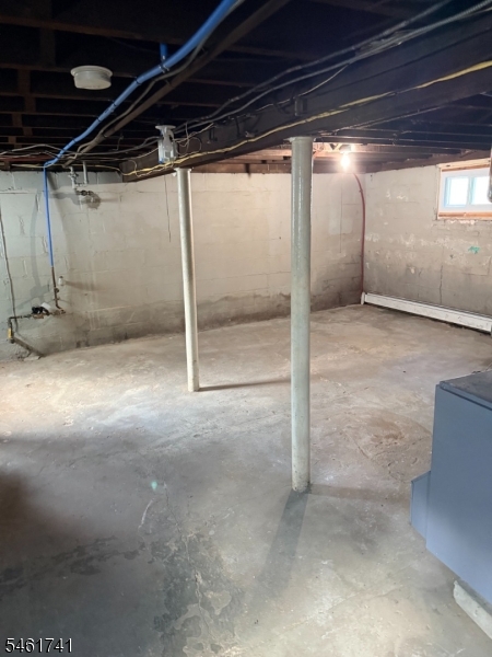 1525 Bond St Property Photo 18