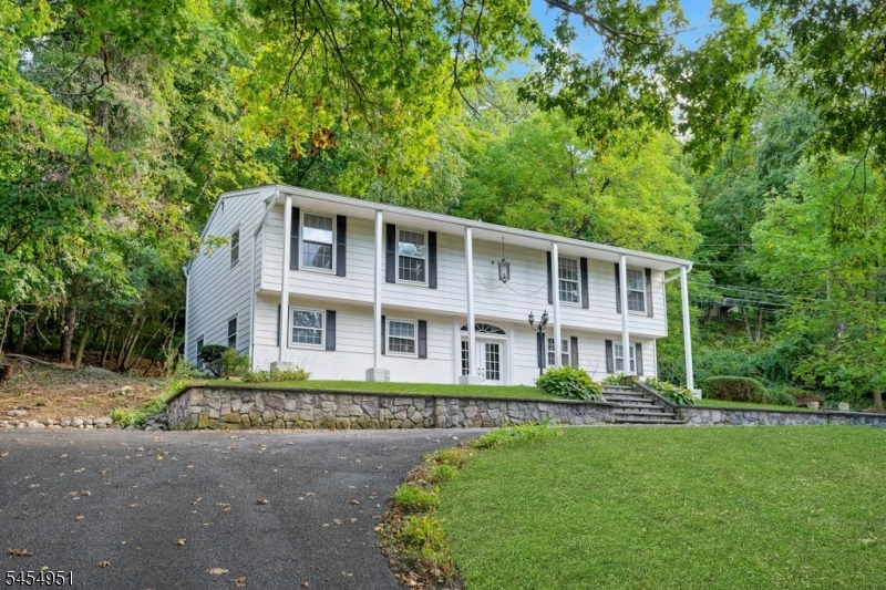 26 Scenic Dr Property Photo 2
