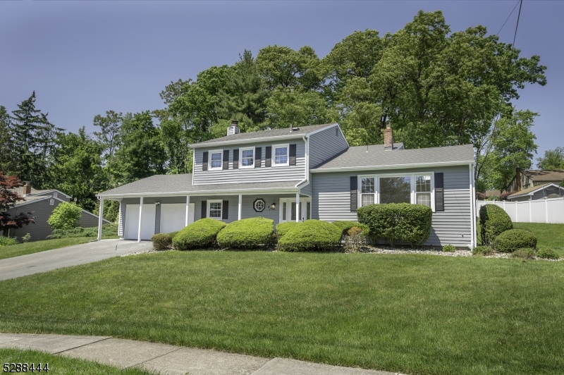 31 Harwood Pl Property Photo 1