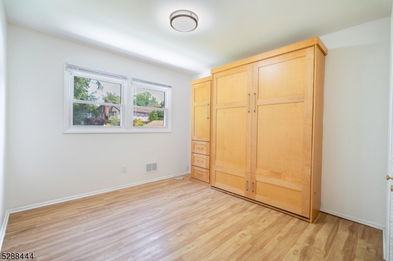 31 Harwood Pl Property Photo 14