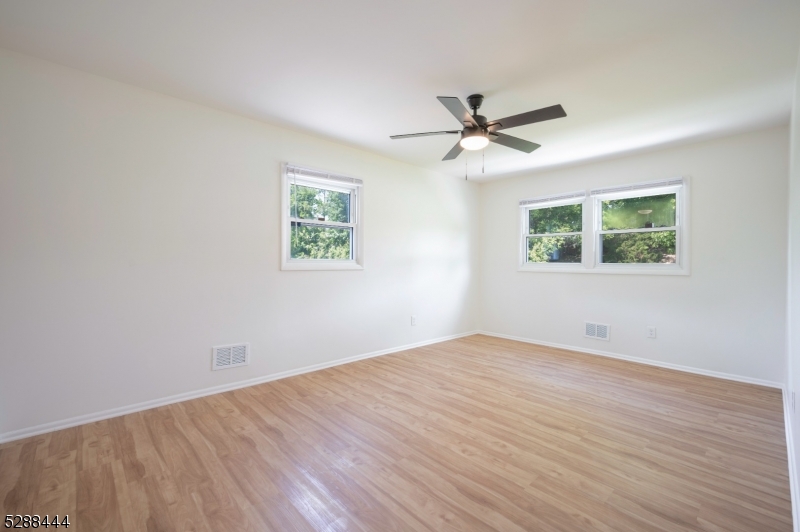 31 Harwood Pl Property Photo 18