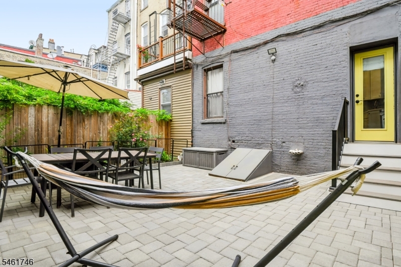 595 Jersey Ave 1