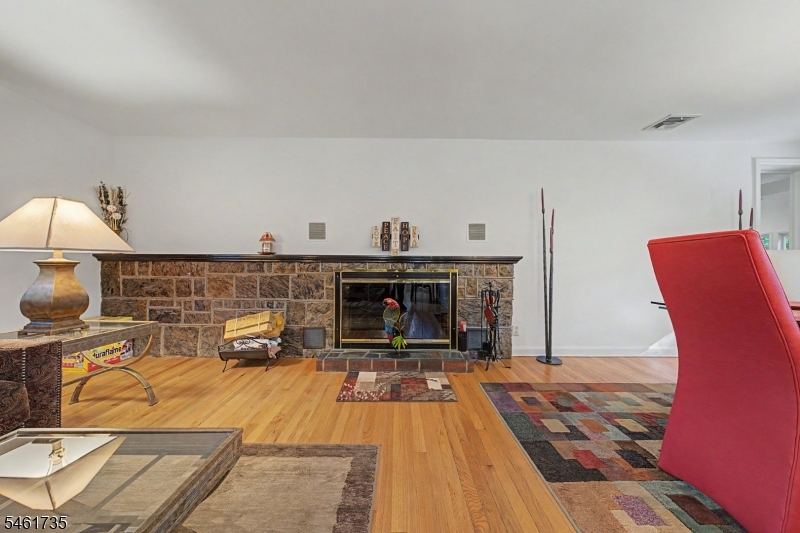 41 Charwalt Dr Property Photo 3