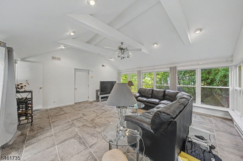 41 Charwalt Dr Property Photo 15