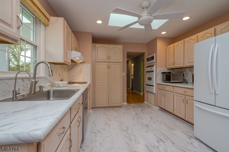 455 Township Line Rd Property Photo 14