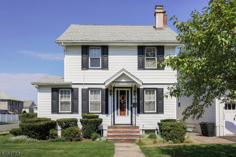 298 Hemlock Ave Property Photo 1