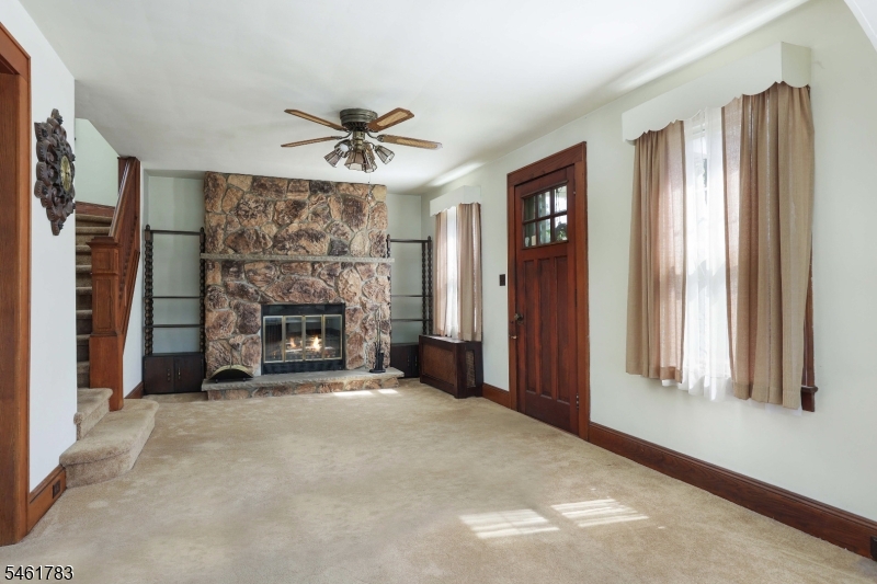 298 Hemlock Ave Property Photo 4