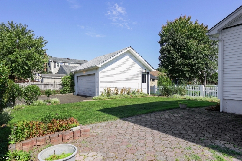 298 Hemlock Ave Property Photo 19