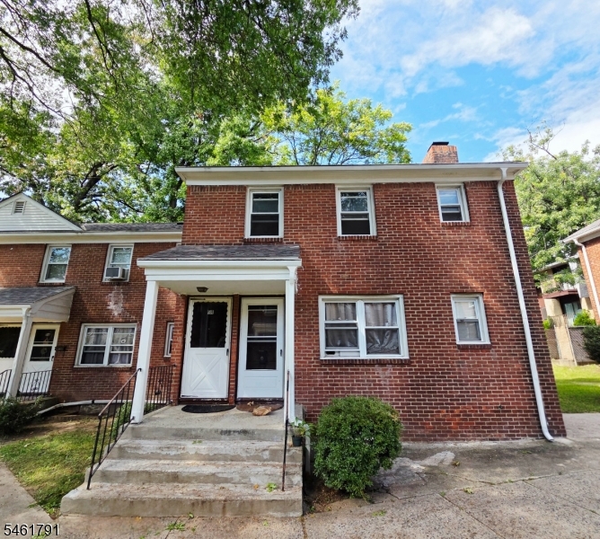 140 Van Houten Ave 10B Property Photo 1