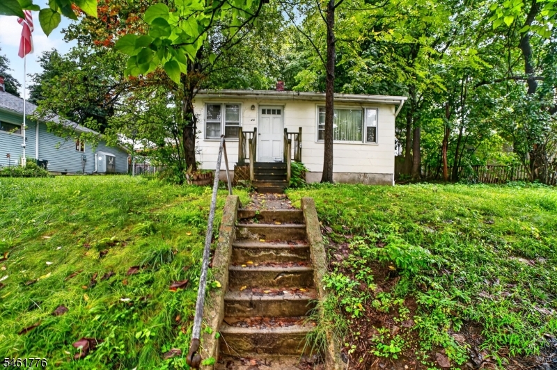 46 Fowler St Property Photo 1
