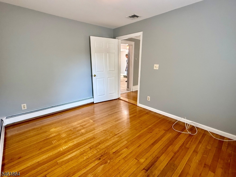 288 Greenwood Ave Property Photo 5
