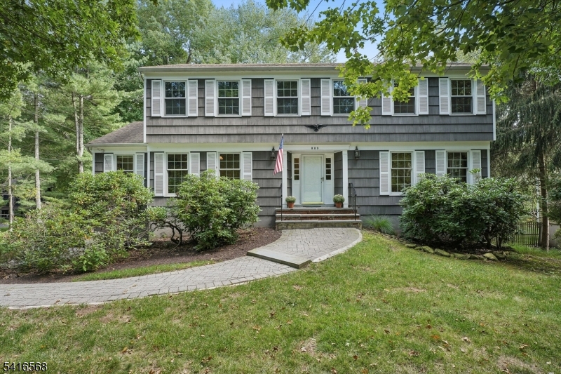 889 River Rd Property Photo 1
