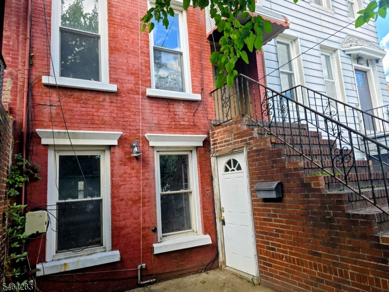 23 Whitman Ave Property Photo 3