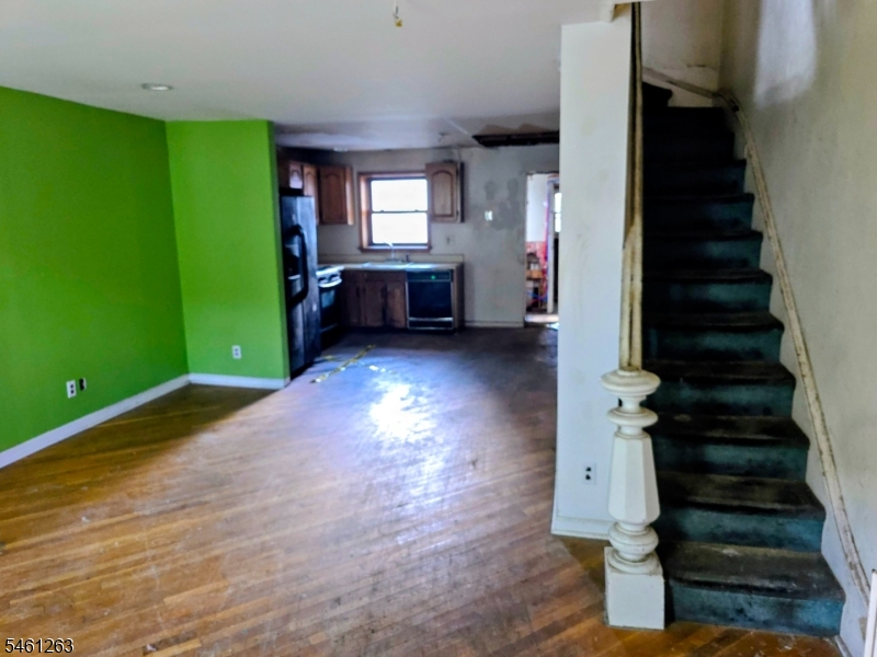 23 Whitman Ave Property Photo 6