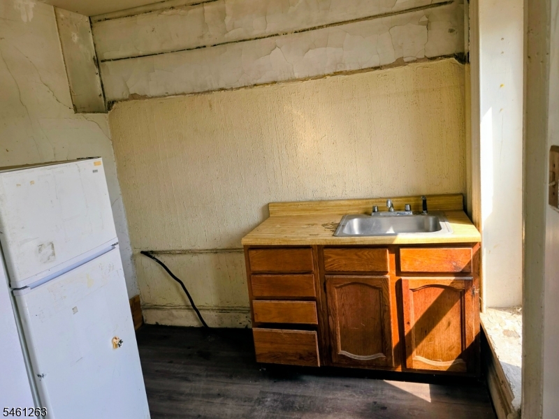 23 Whitman Ave Property Photo 17