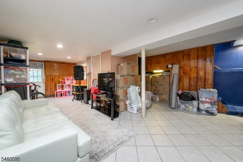 90 Edison Ave Property Photo 29
