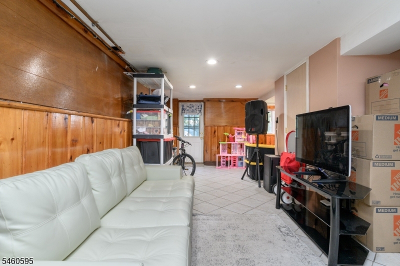 90 Edison Ave Property Photo 30