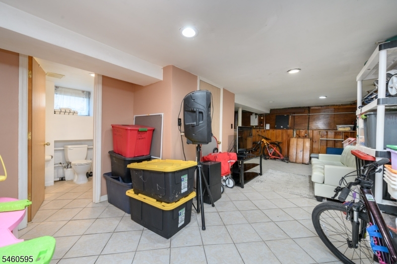 90 Edison Ave Property Photo 31
