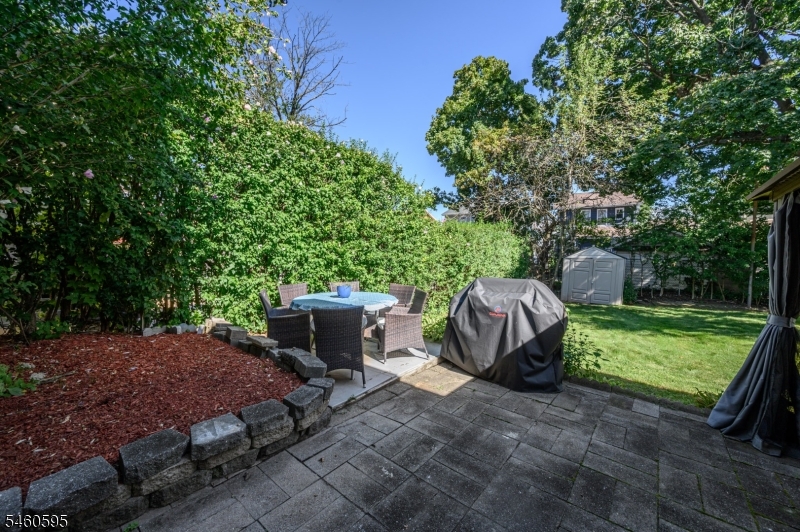 90 Edison Ave Property Photo 33