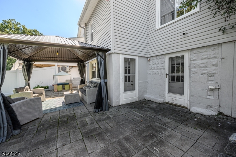 90 Edison Ave Property Photo 37