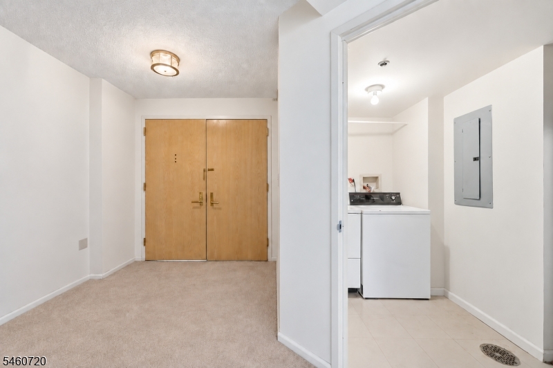 10 Smith Manor Blvd 607 Property Photo 6