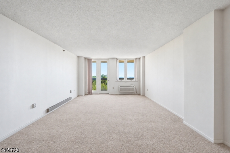10 Smith Manor Blvd 607 Property Photo 11