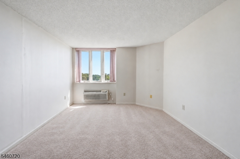 10 Smith Manor Blvd 607 Property Photo 20