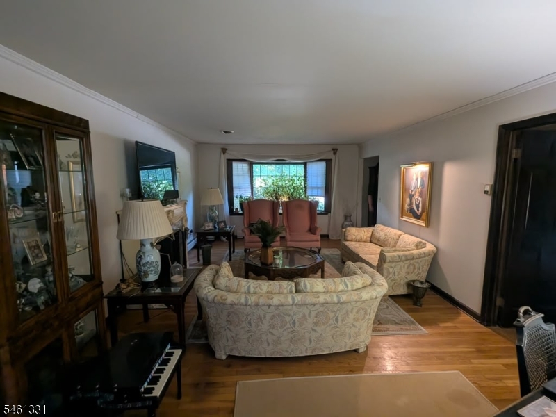 365 Lake St Property Photo 2