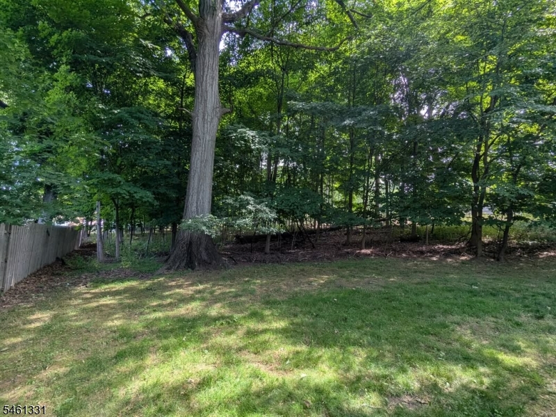 365 Lake St Property Photo 5