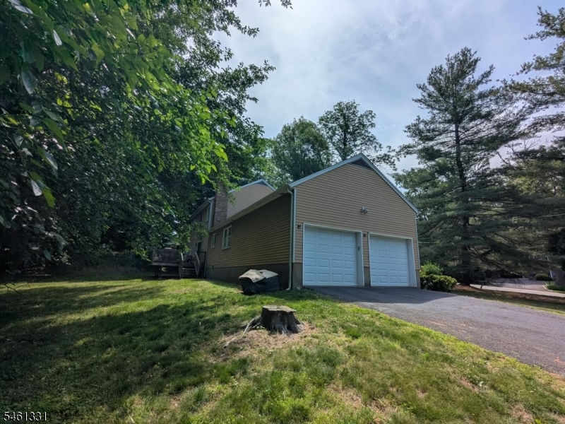 365 Lake St Property Photo 10