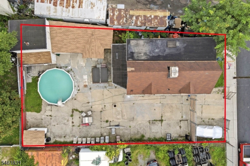 1237 W Side Ave Property Photo 1