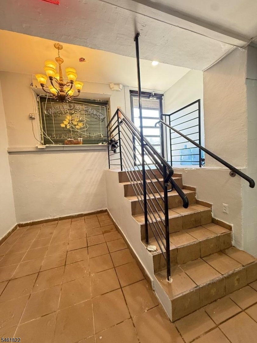 1085 Broad St. Property Photo 6