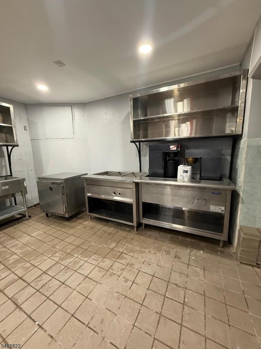 1085 Broad St. Property Photo 16