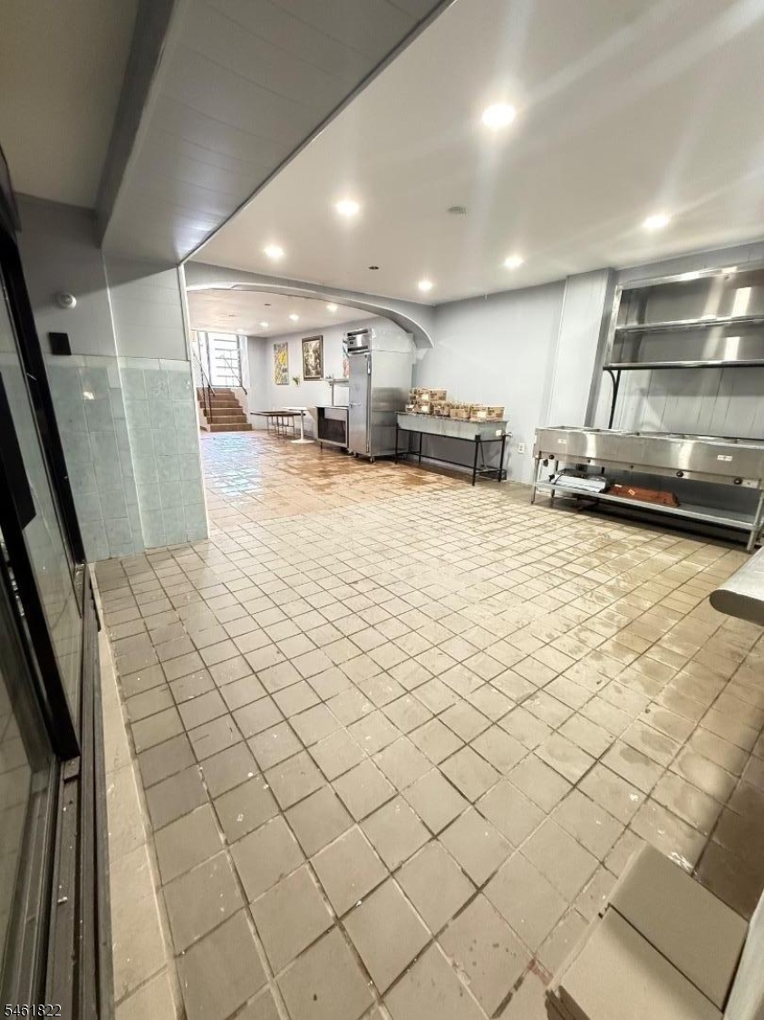 1085 Broad St. Property Photo 18