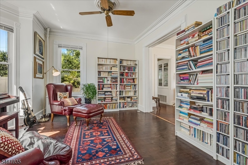 22 Forest St Property Photo 6