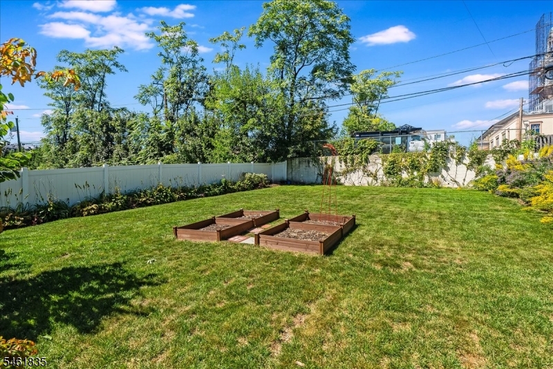 22 Forest St Property Photo 34