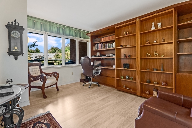 616 S Orange Ave, 4d 4d Property Photo 12