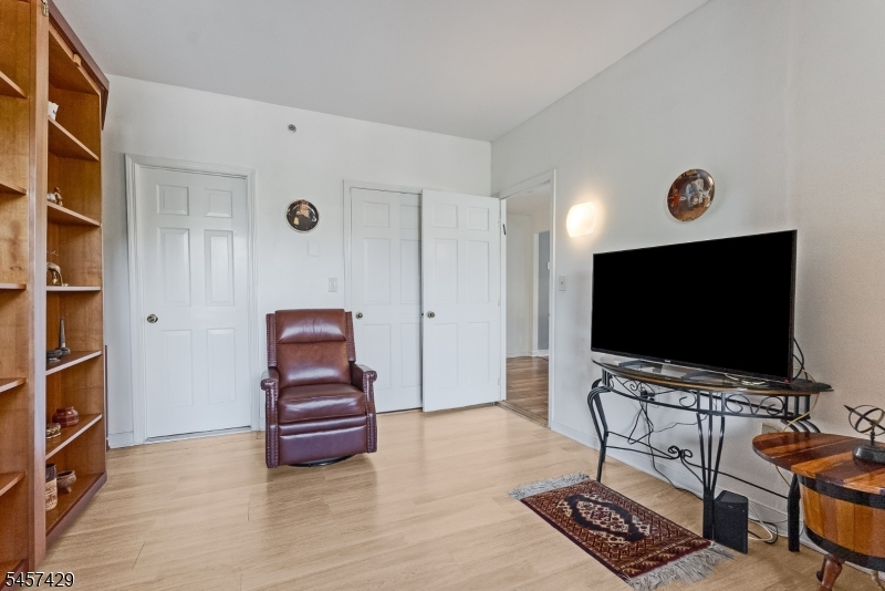 616 S Orange Ave, 4d 4d Property Photo 14