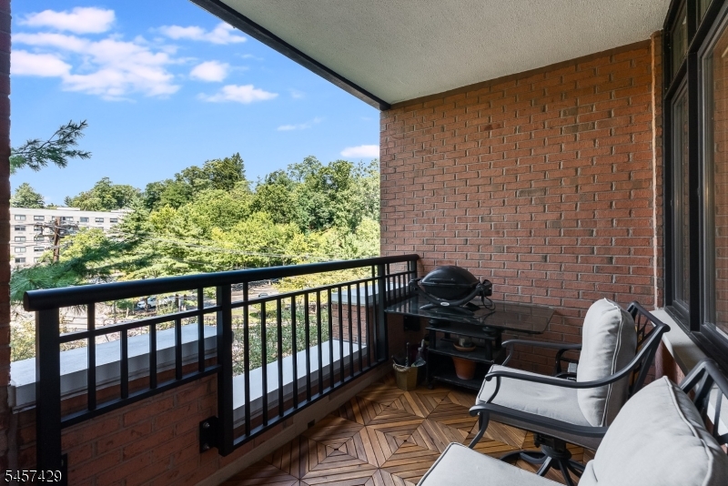 616 S Orange Ave, 4d 4d Property Photo 16